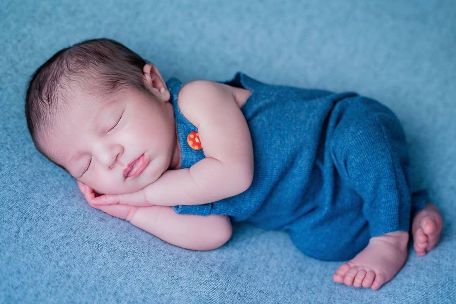 Newborn de NEWBORN LUCAS