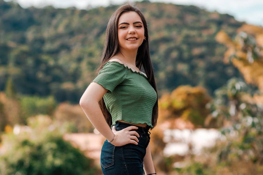 DEBUTANTE de Bia