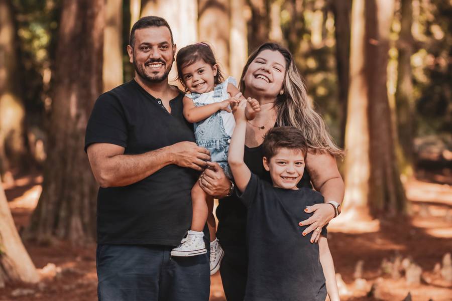FAMÍLIA E GESTANTE de Um Dia no Parque: A Alegria da Família em Cada Momento 🌳❤️