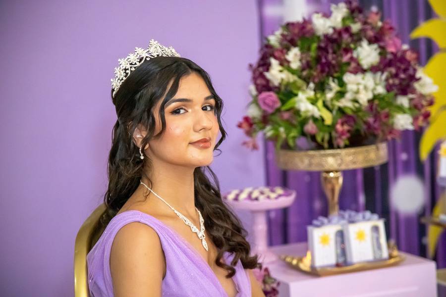 DEBUTANTE de XV da Eshiley – Uma Noite Encantada em Tons de Lilás