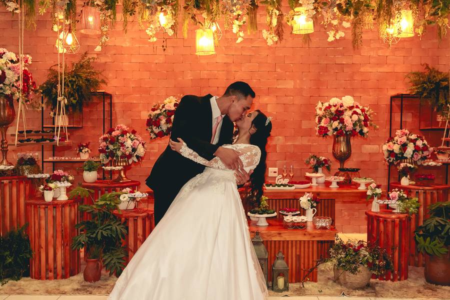 CASAMENTO de Ana e Ezequiel – Um Amor que Floresce