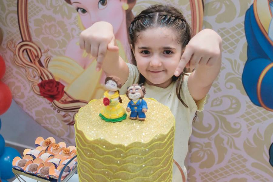 ANIVERSÁRIO INFANTIL de O Encanto dos 5 Anos da Laura