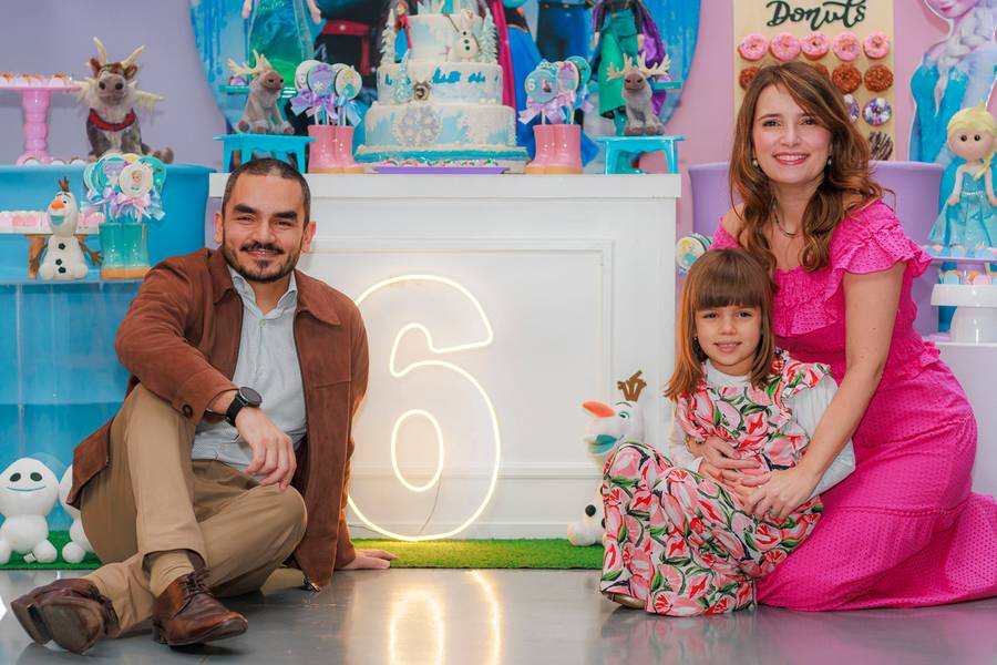 ANIVERSÁRIO INFANTIL de Olivia | 6 anos em um reino encantado inspirado em Frozen