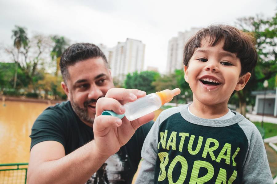 FAMÍLIA E GESTANTE de Ensaio do Lucas