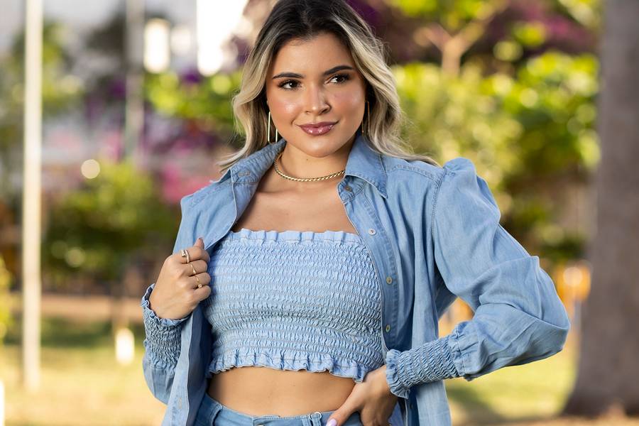 Publicitária de L7 Moda Jeans