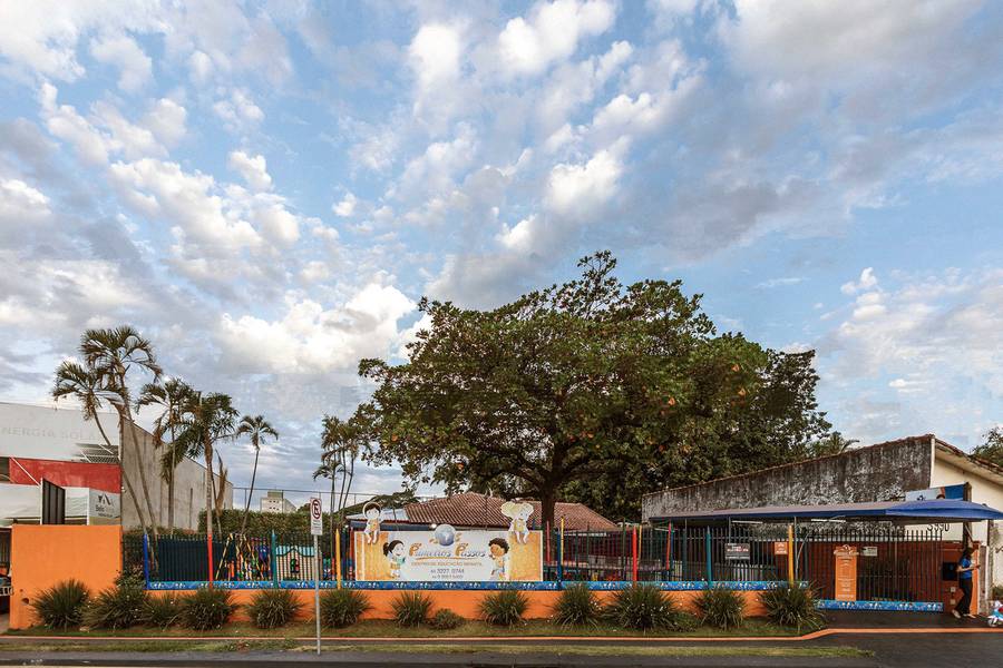 Institucional de Escola Primeiros Passos