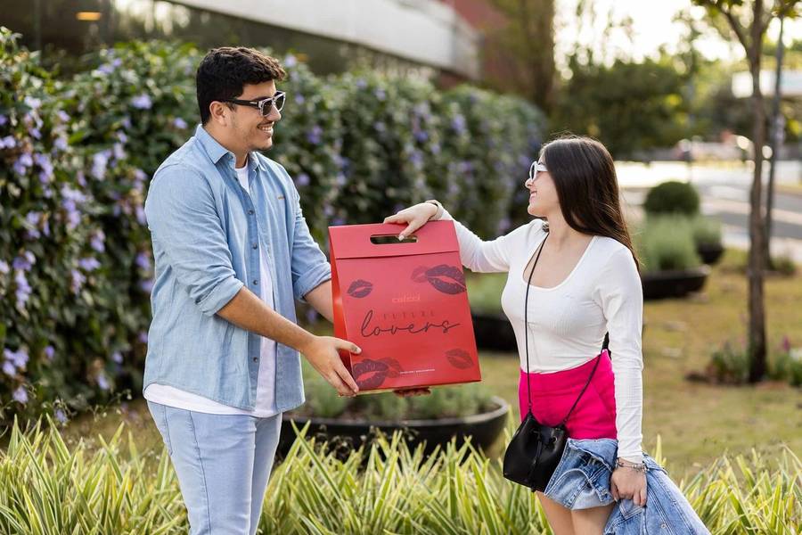 Publicitária de Dia dos Namorados - Promoção Shopping Catuaí Maringá