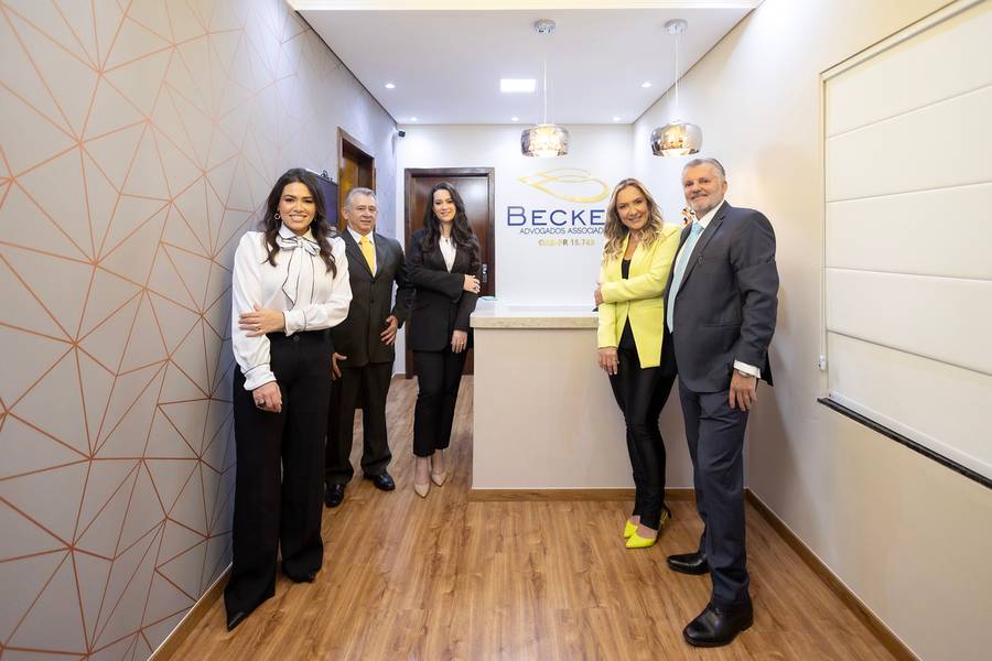 Retrato Profissional de Retrato - Advocacia Becker e Coutinho
