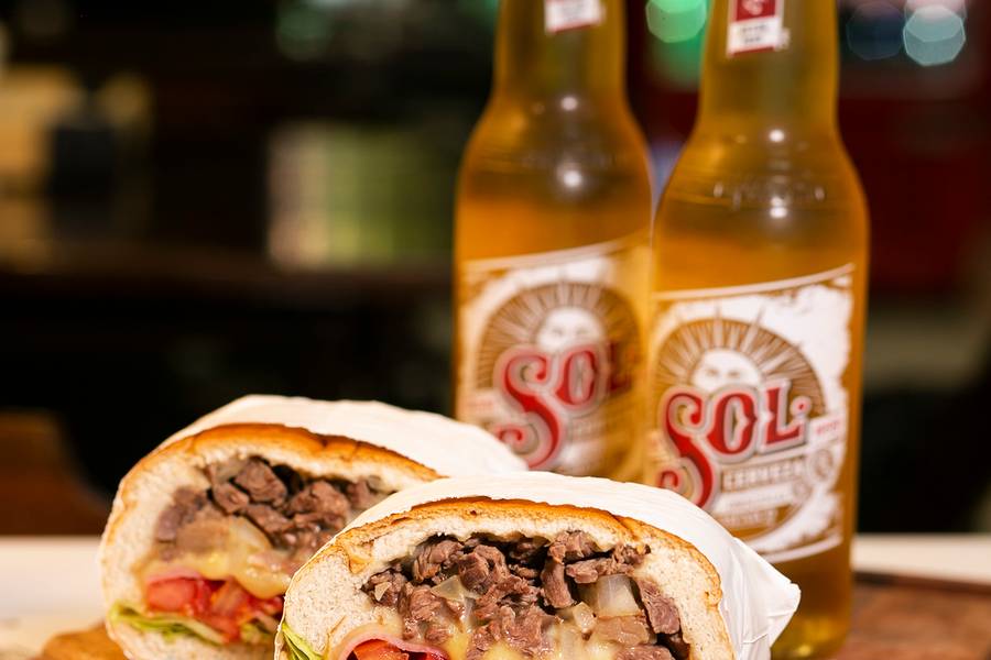 Publicitária de Hot Dogs do Fael