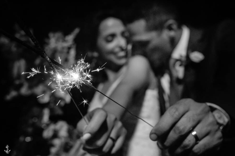 CASAMENTO - WEDDING DAY de Um casamento sob medida, feito a mão pelos noivos e seus fornecedores, assim foi o casamento da Jana e Nato, cheio de energia boa e bem intimista...