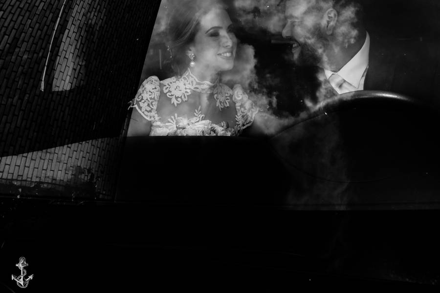 CASAMENTO - WEDDING DAY de Carol e Caio escolheram uma linda manhã e  da sábado para receber as bençãos do casamento com uma festa pra lá de animada