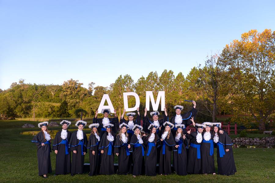 PRÉ FORMATURA de Administração - Ensaio Pré formatura - UfPel