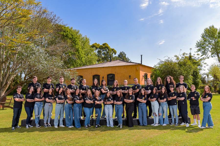 PRÉ FORMATURA de ENSAIO PRÉ FORMATURA TERCEIRÃO SANTA MÔNICA UNIDADE CENTRO - PELOTAS - RS - SHALON FORMATURAS