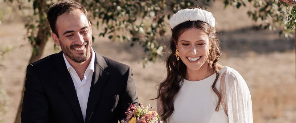 Destination Wedding in Portugal: A wedding in Alentejo surrounded by olive trees and florals by Amor e Lima