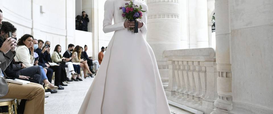 Alta costura: conheça as principais tendências de vestido de noiva para 2022