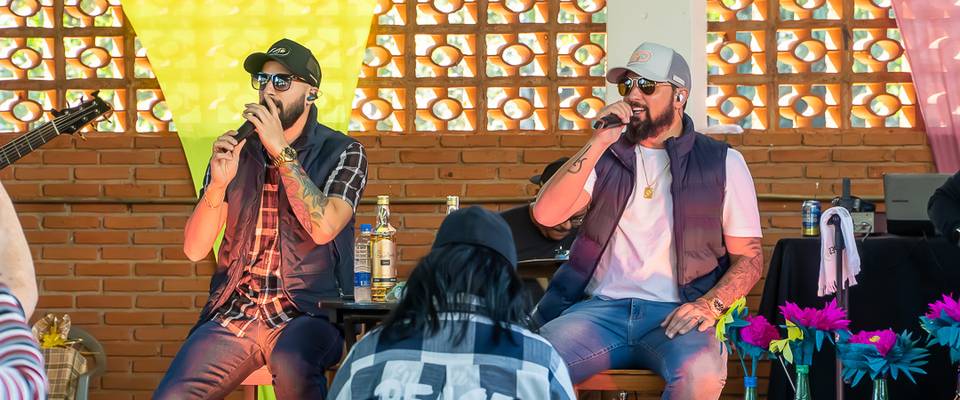 Pocket Show com Zé Lopes e Diego em eventos corporativos