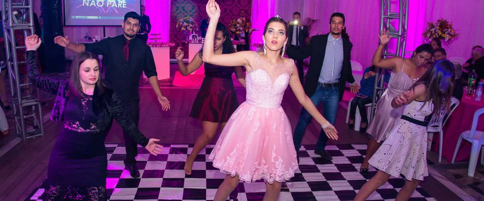 Vai ter festa de 15 anos?