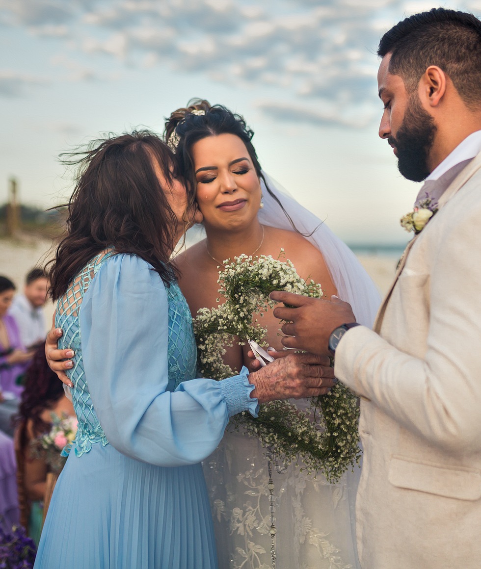 Casal fotografado pelo Estúdio Victor Pimentel em linguagem cinematográfica