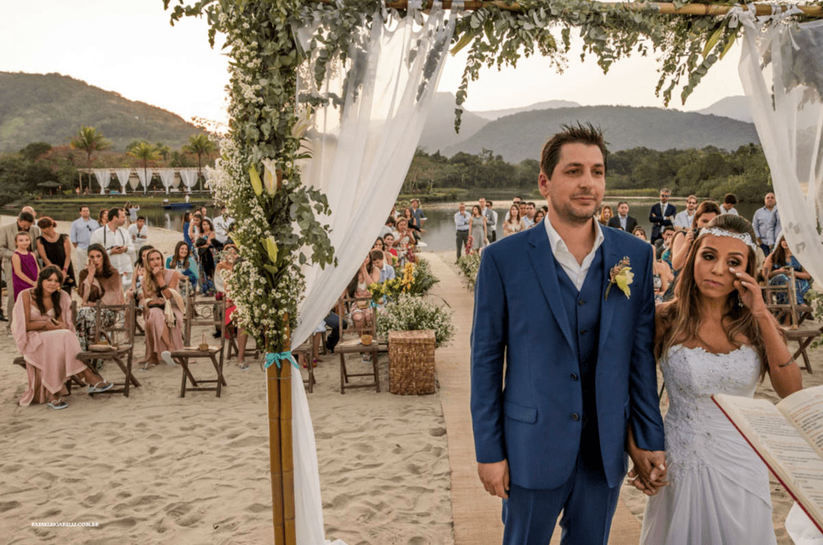 casamento na praia de itamambuca - litoral sp casamento pé na areia decoração