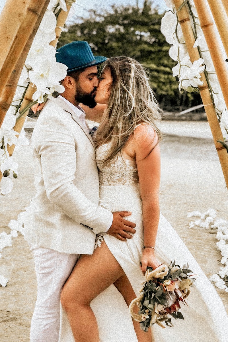 Elopment com casal em morro de são paulo na Bahia hippie indie