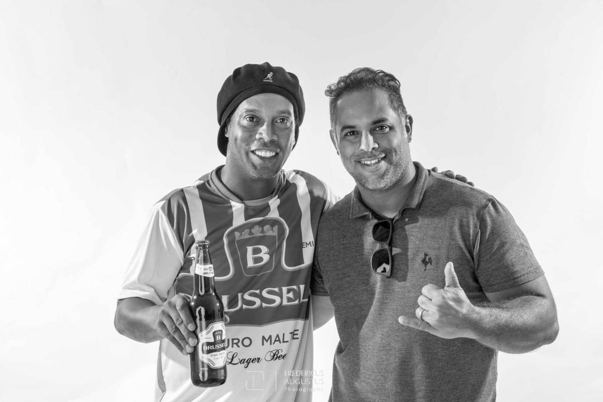 Fotografei Ronaldinho Gaúcho o garoto propaganda da Cerveja Brussels com o fotógrafo Fredericus Augustus