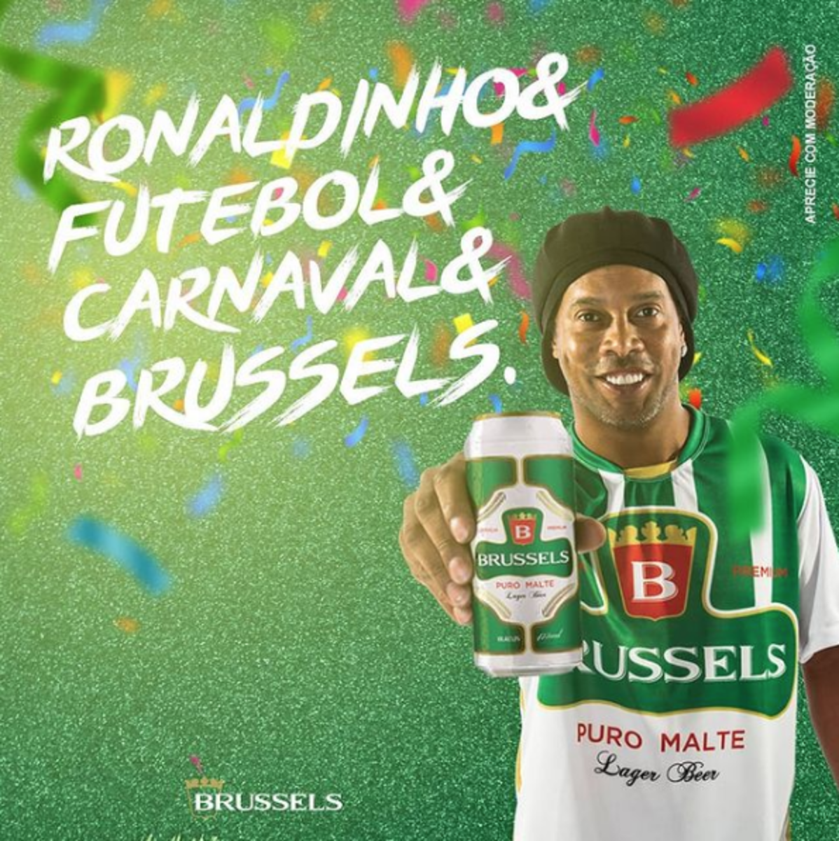 Fotografei Ronaldinho Gaúcho o garoto propaganda da Cerveja Brussels no Carnaval