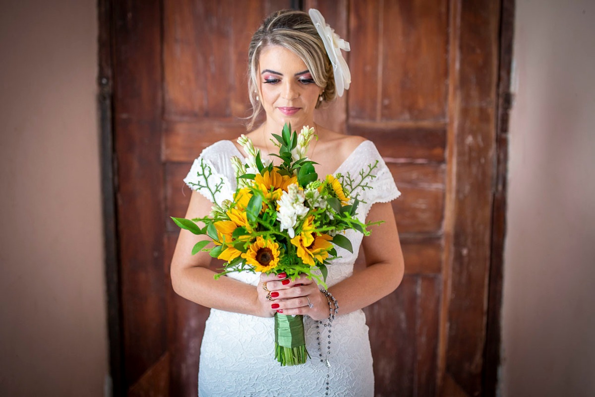 noiva-segurando-buquet-casamento-campinas