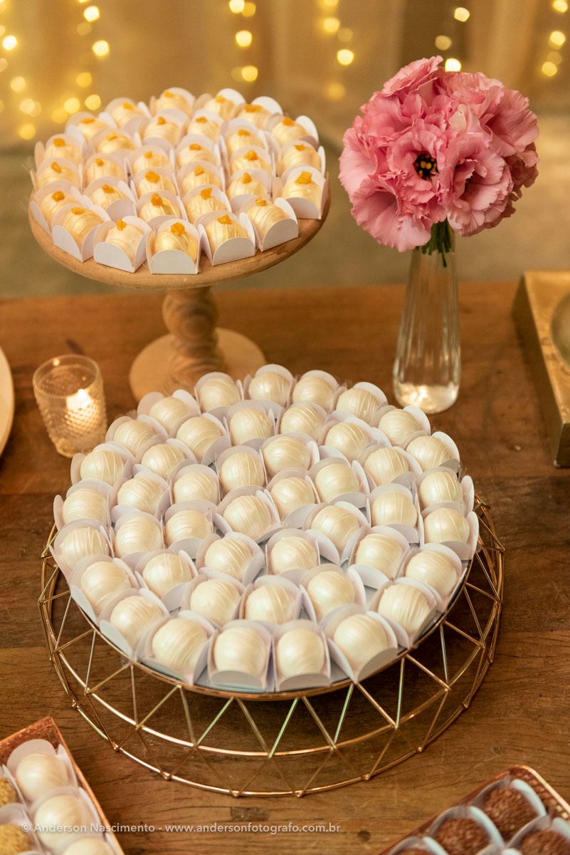 mesa-docinhos-aniversario-casamento-villa-da-mooca