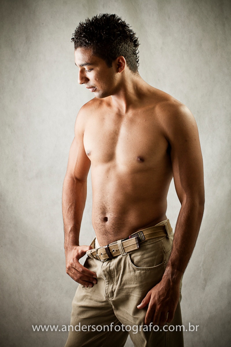 ensaio-fotografico-homem-loja-de-roupas