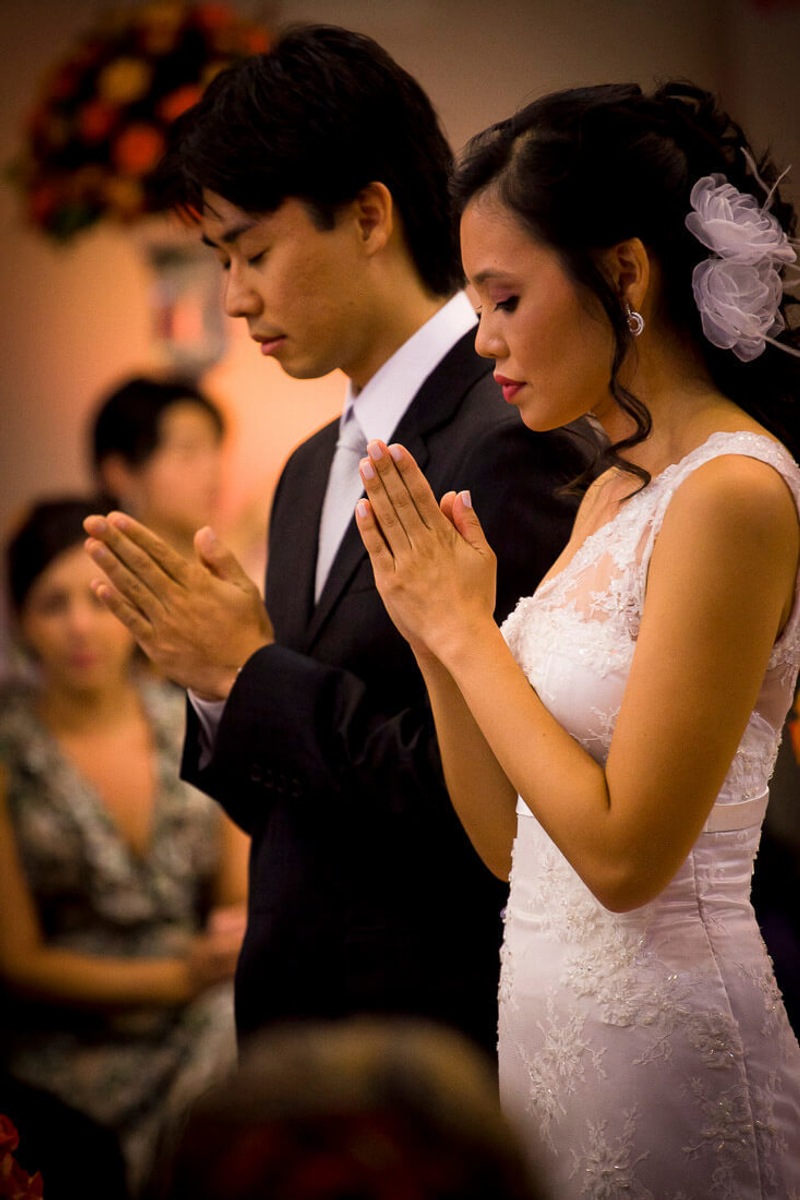 noivos-durante-celebracao-oriental-buffet-yano
