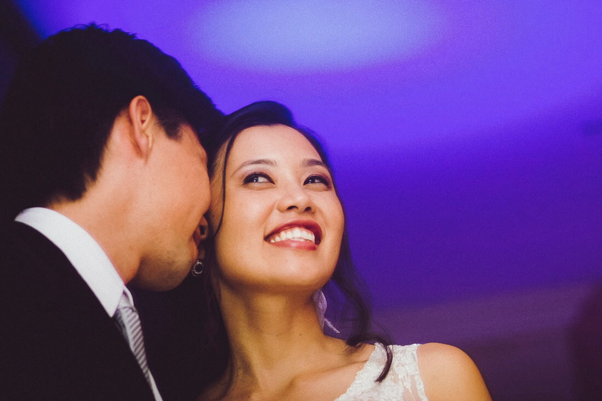 noivo-cochichando-para-noiva-espaco-casamento-zona-oeste