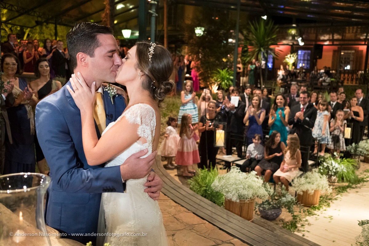 beijo-noivo-cerimonia-casamento-casa-da-fazenda-do-morumbi