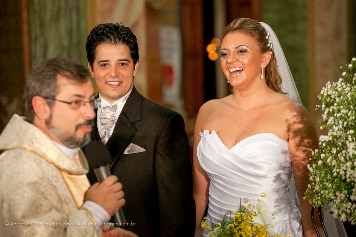 noivos-sorrindo-santuario-nossa-senhora-das-dores-avare
