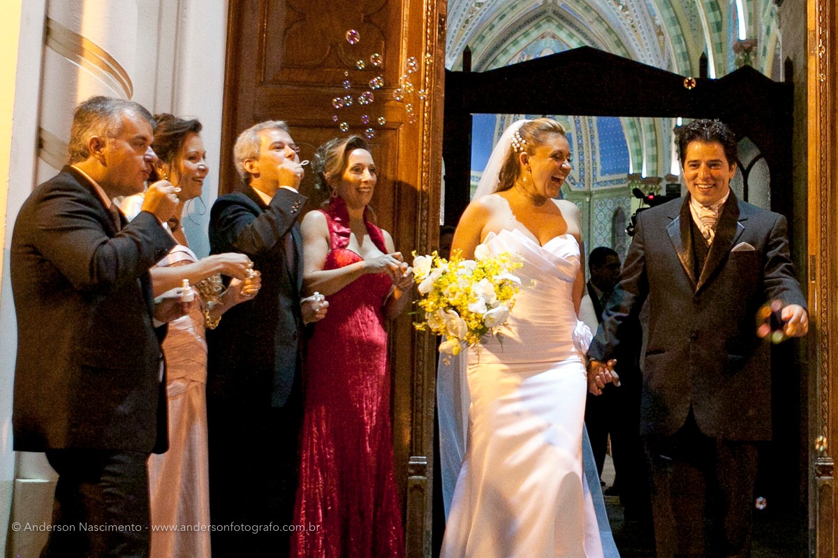 saida-noivos-bolinha-sabao-santuario-nossa-senhora-das-dores-avare