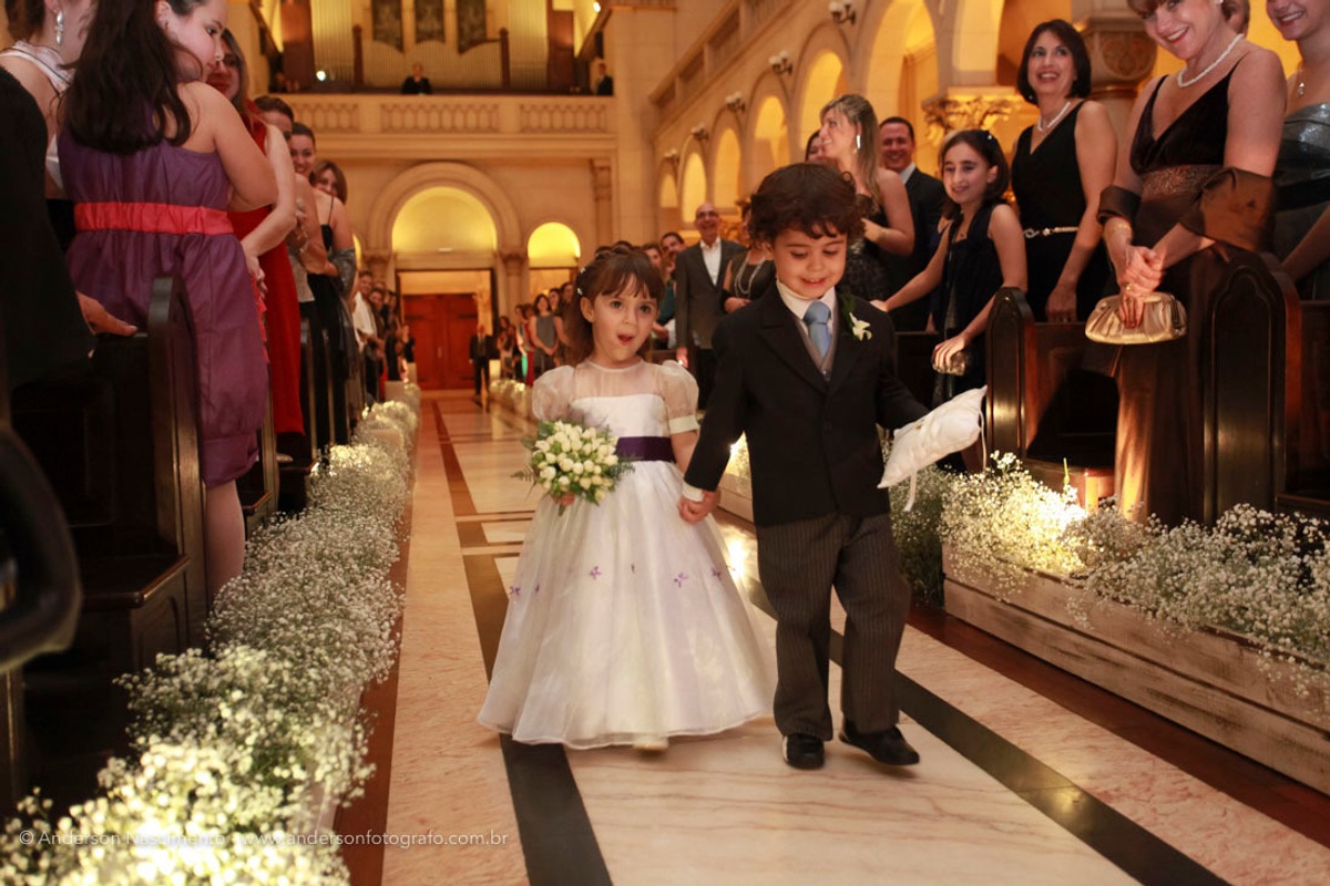 entrada-pajens-casamento-capela-do-sion