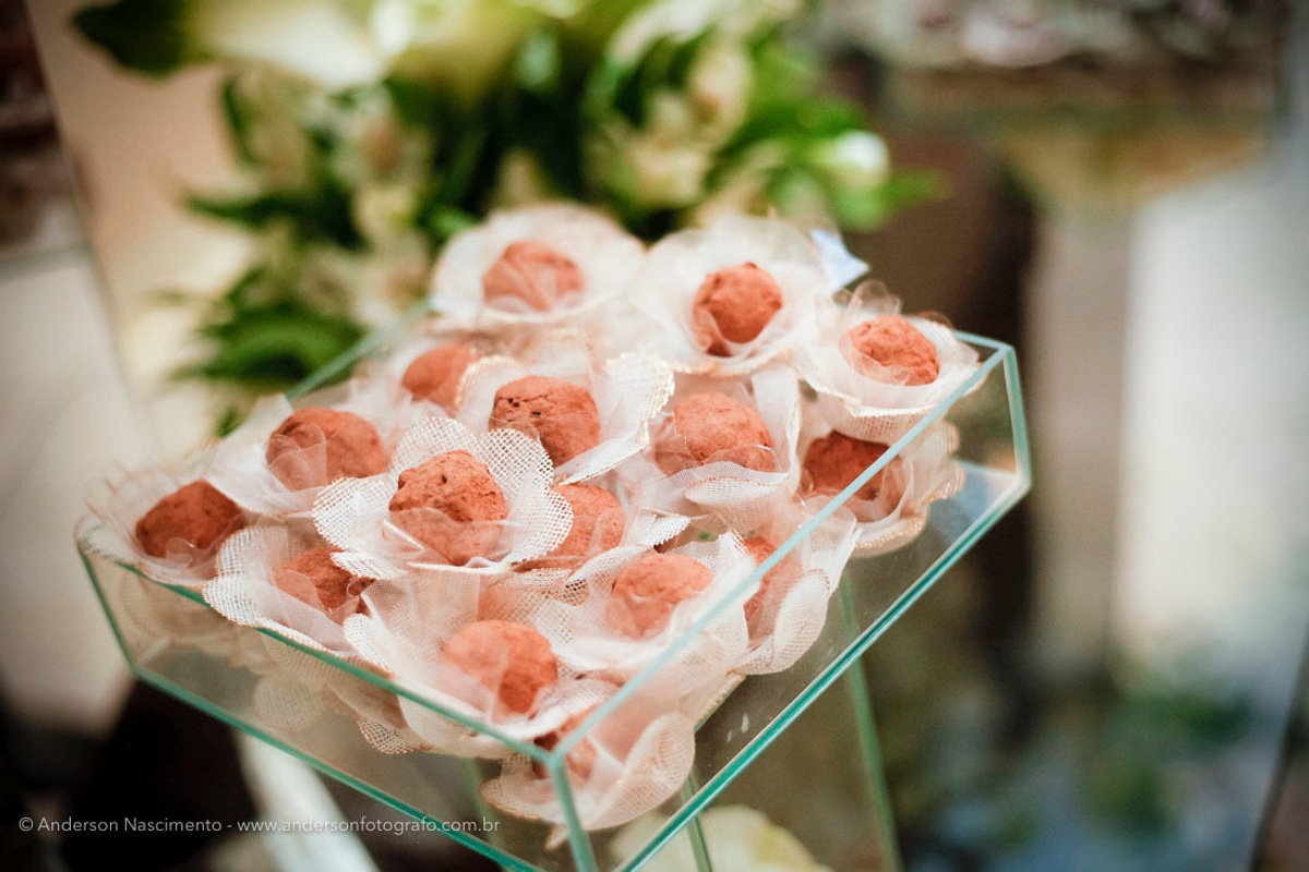 mesa-decorada-docinhos-festa-casamento-clube-portugues-perdizes