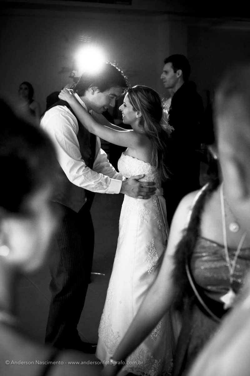 1noivos-dancando-casamento-clube-portugues-perdizes