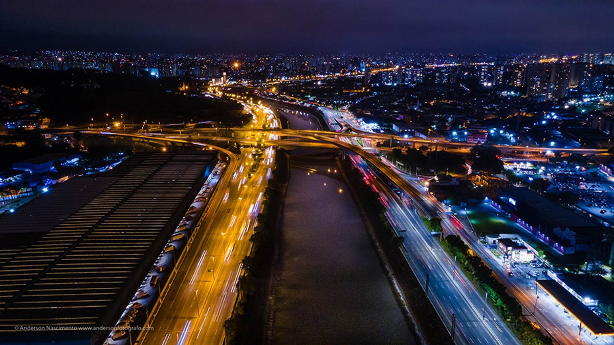 filmagem-noturna-com-drone