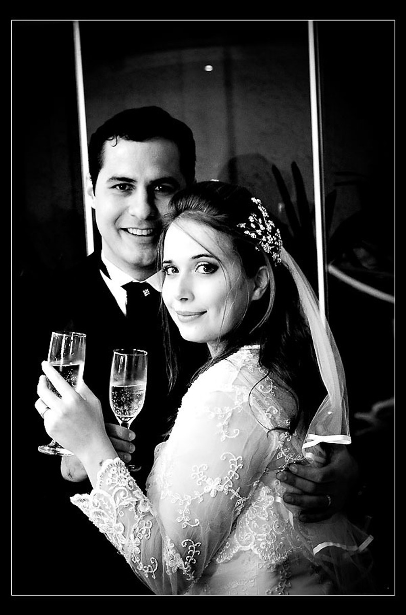noivos-brindando-buffet-tulipas-fotografo-mooca