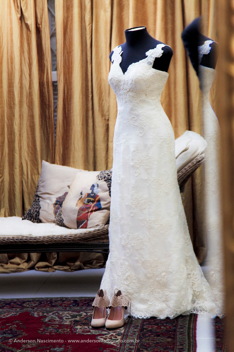vestido-de-noiva-pendurado-suporte