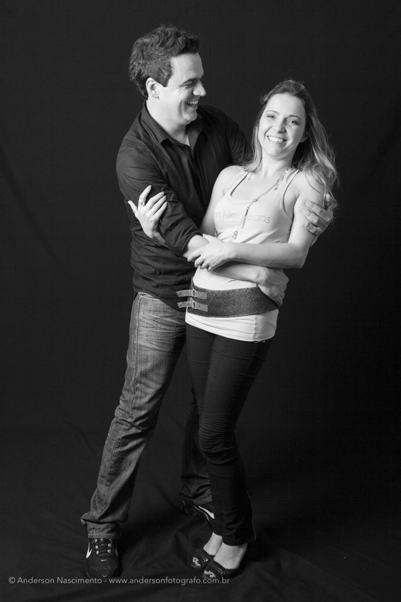 ensaio-fotografico-em-estudio-preto-branco