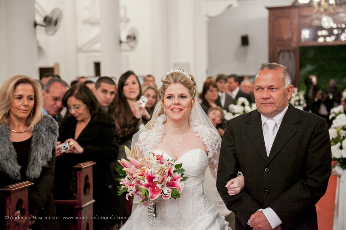 entrada-noiva2-Casamento-Igreja-Matriz-Nossa-Senhora-Conceicao-Resende-rj
