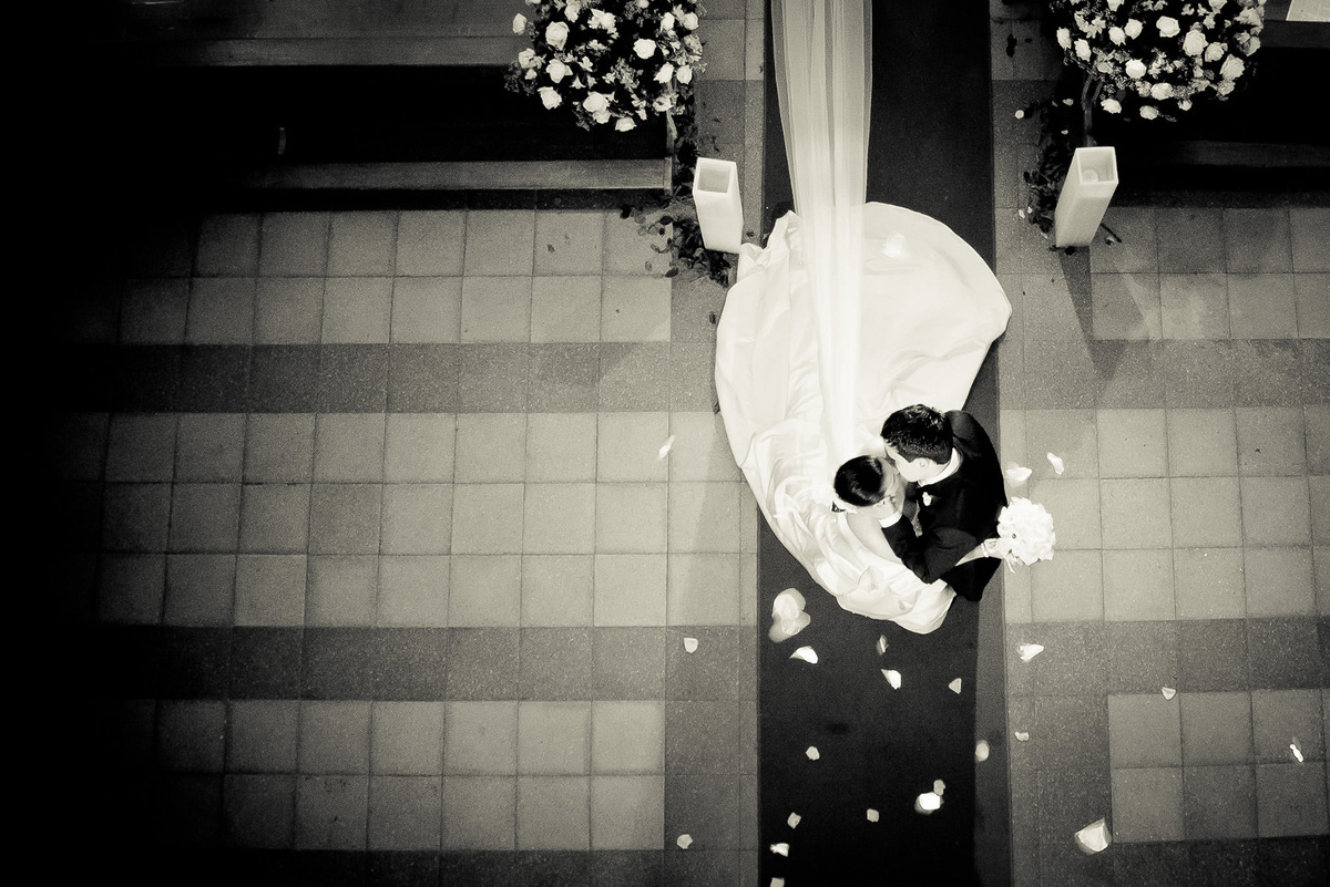 o beijo da noiva e do noivo , por Vinícius Vogel, fotografo de casamento em Porto Alegre, Serra Gaúcha e Região Metropolitana