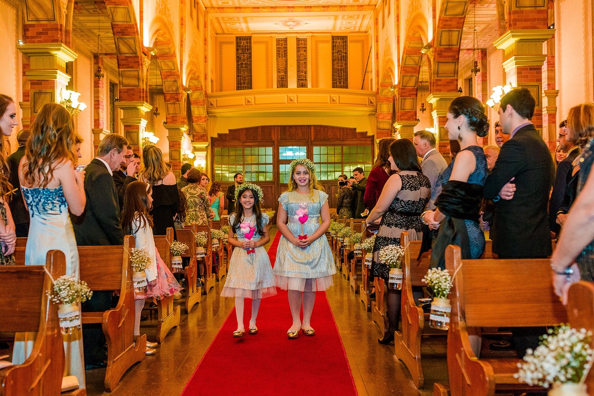 Damas de Honra entrando, Igreja Santa Terezinha, , por Vinícius Vogel, fotografo de casamento em Porto Alegre, Serra Gaúcha e Região Metropolitana
