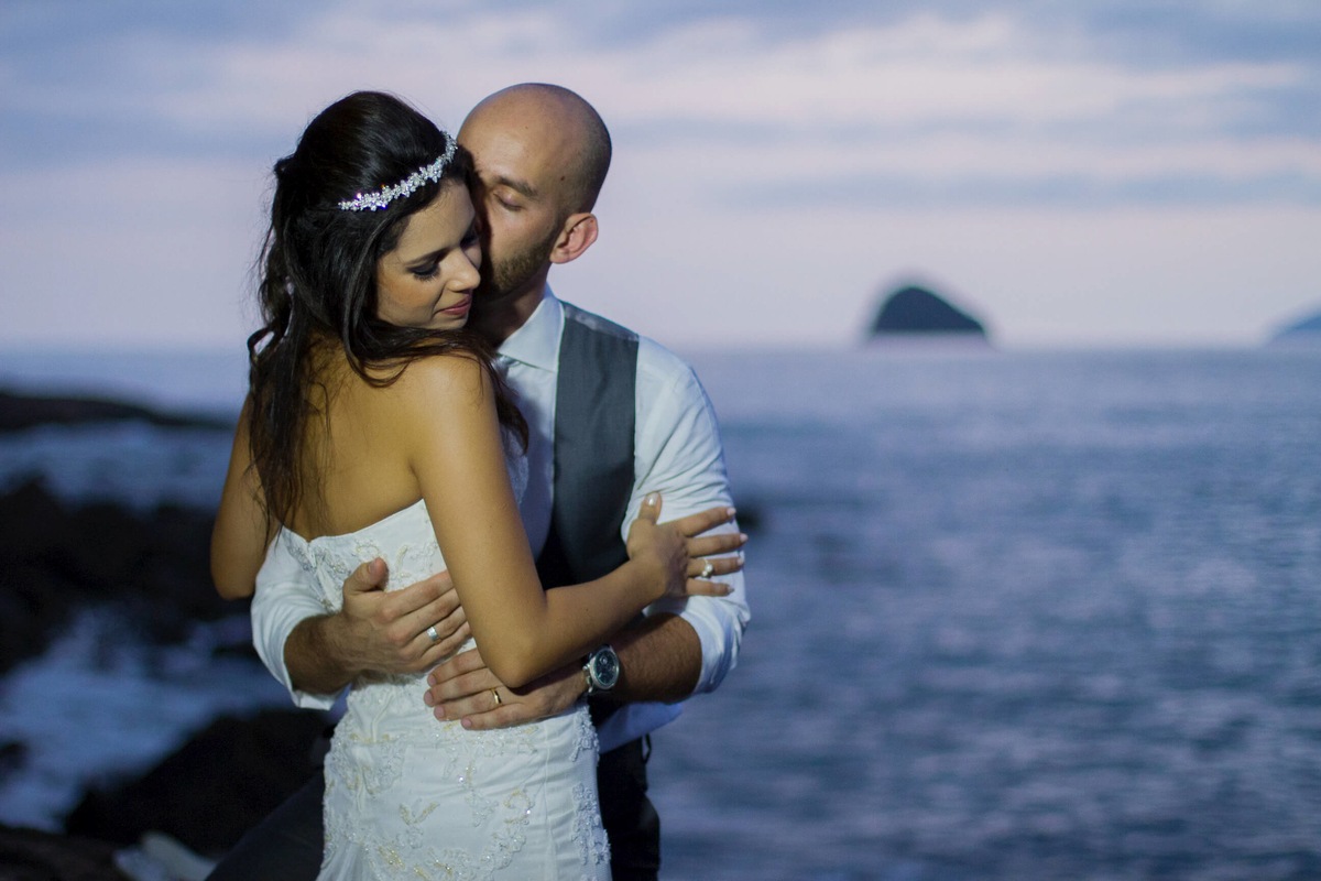 FOTOGRAFIA-DE-CASAMENTO-NA-PRAIA