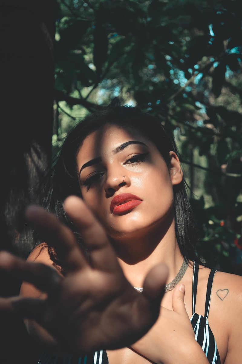 Ensaio em ambiente externo realizado por Taynara Ramires, com a modelo Renata