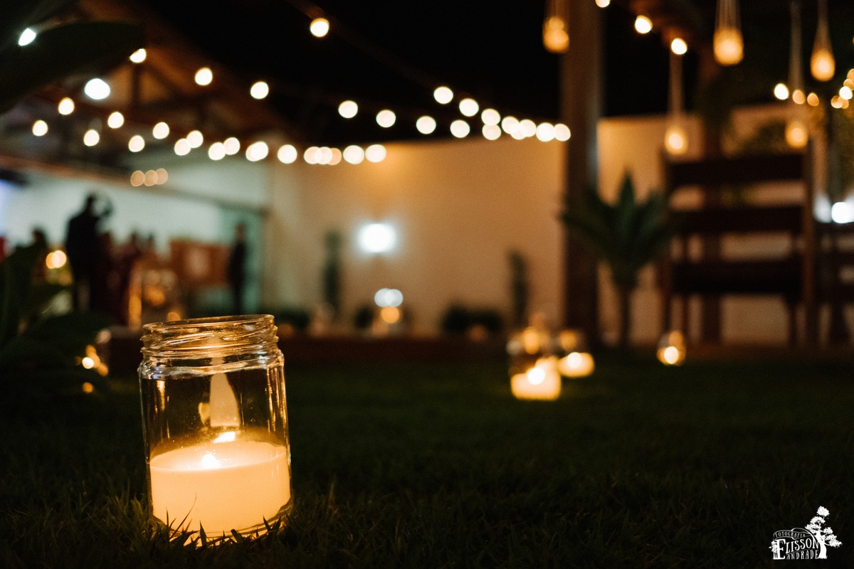 Pote com vela em decoração DIY para casamento