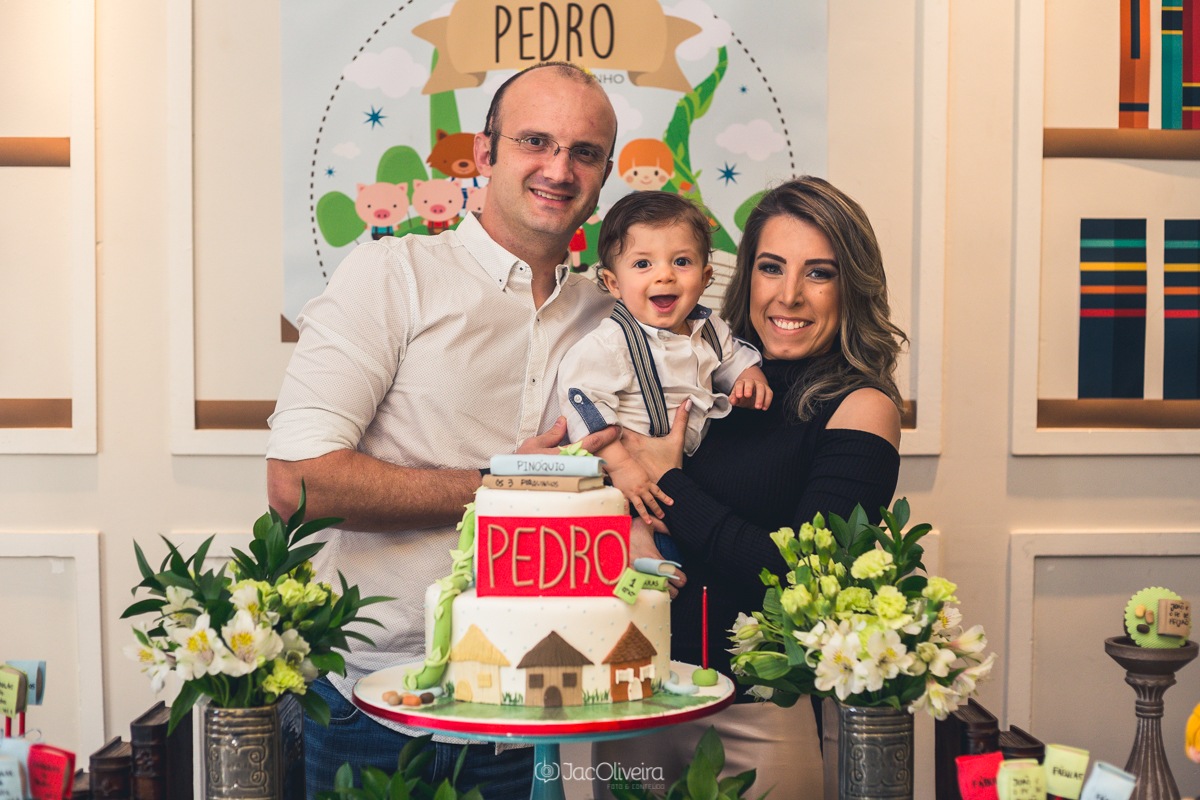 fotografia infantil fotografo em porto alegre pedro 1 ano floresta malukete decoração livros