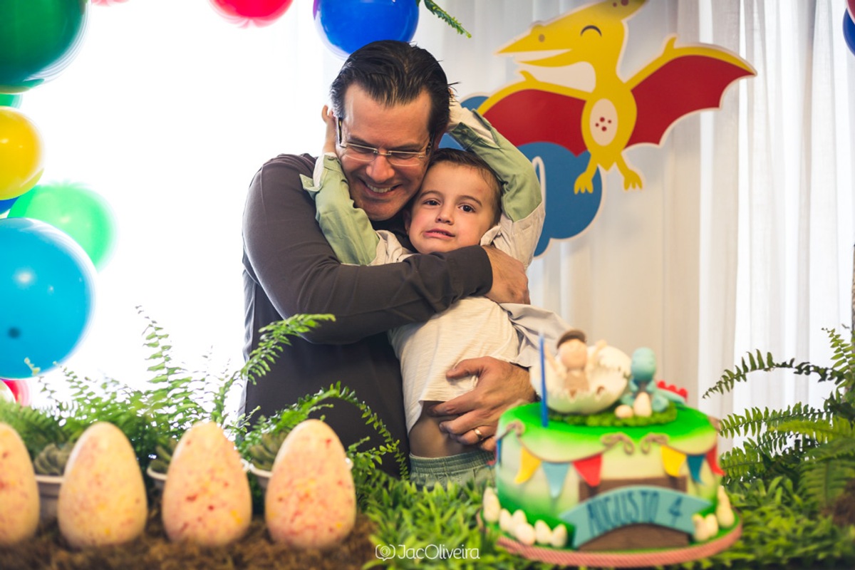 fotografo infantil aniversario porto alegre festa dinossauros isa herzog bolo jac oliveira fotografia