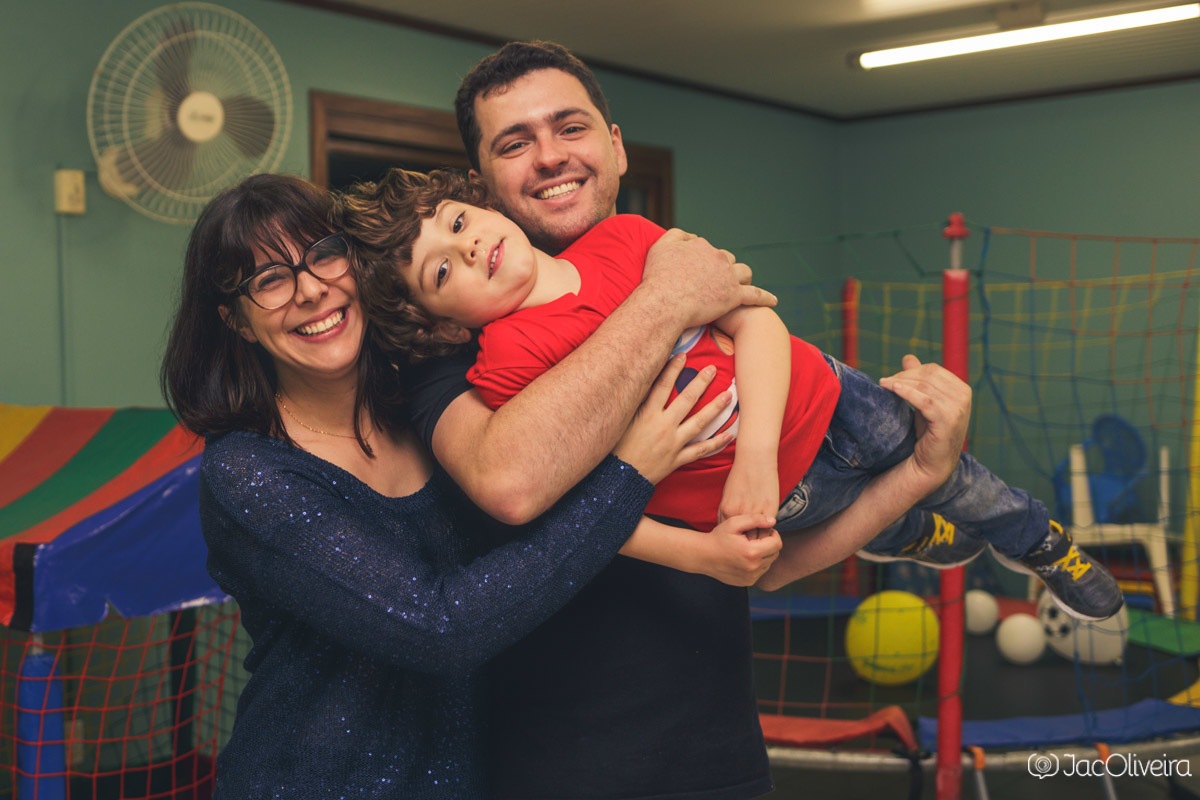 dindos em foto com afilhado no aniversário de 4 anos fotografia em porto alegre
